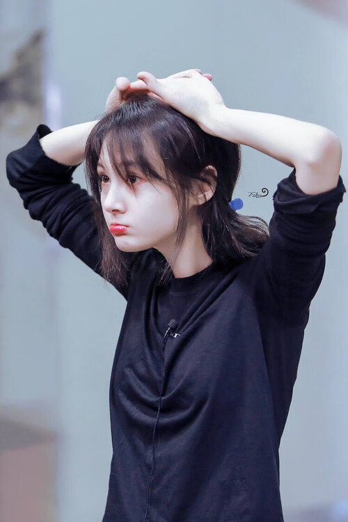 kaiyun官方网站-阿贾克斯在与PSV的关键战中3-2获胜，暂时止住颓势。前曼联前锋韦霍斯特回归荷甲，加盟阿贾克斯。